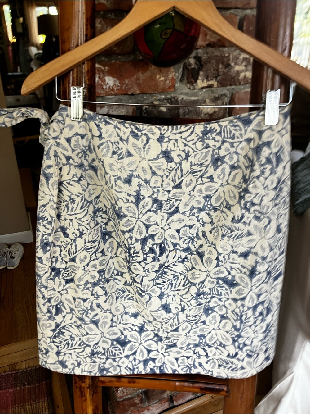G.H. Bass Linen Cotton Floral Mini Wrap Skirt Size 8 Blue Cream